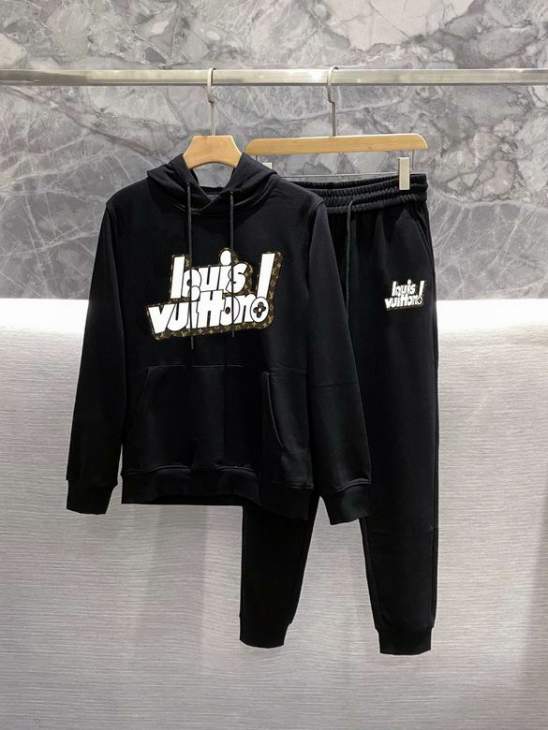 Picture of LV Sweater Suits _SKULVm-5xlkdt0540921